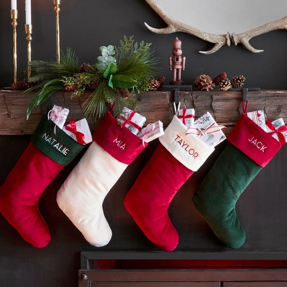 PB Classic Velvet Stocking - Medium 19.5" - Picture 1 of 5